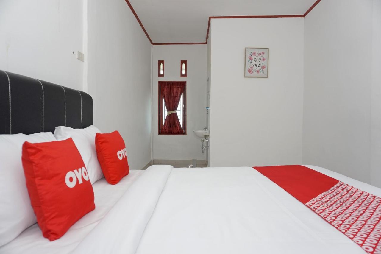 Oyo 2635 Ramos Inn Sinapuran Экстерьер фото